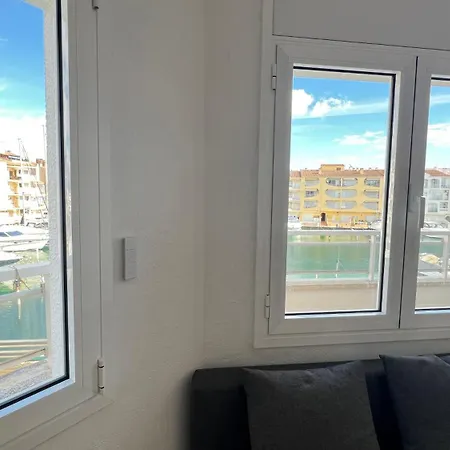 B Frente Al Canal Con Terraza * Empuriabrava